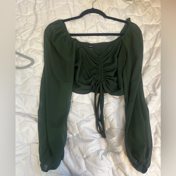 Green Ruched Long Sleeve Crop Top - Picture 2 of 2